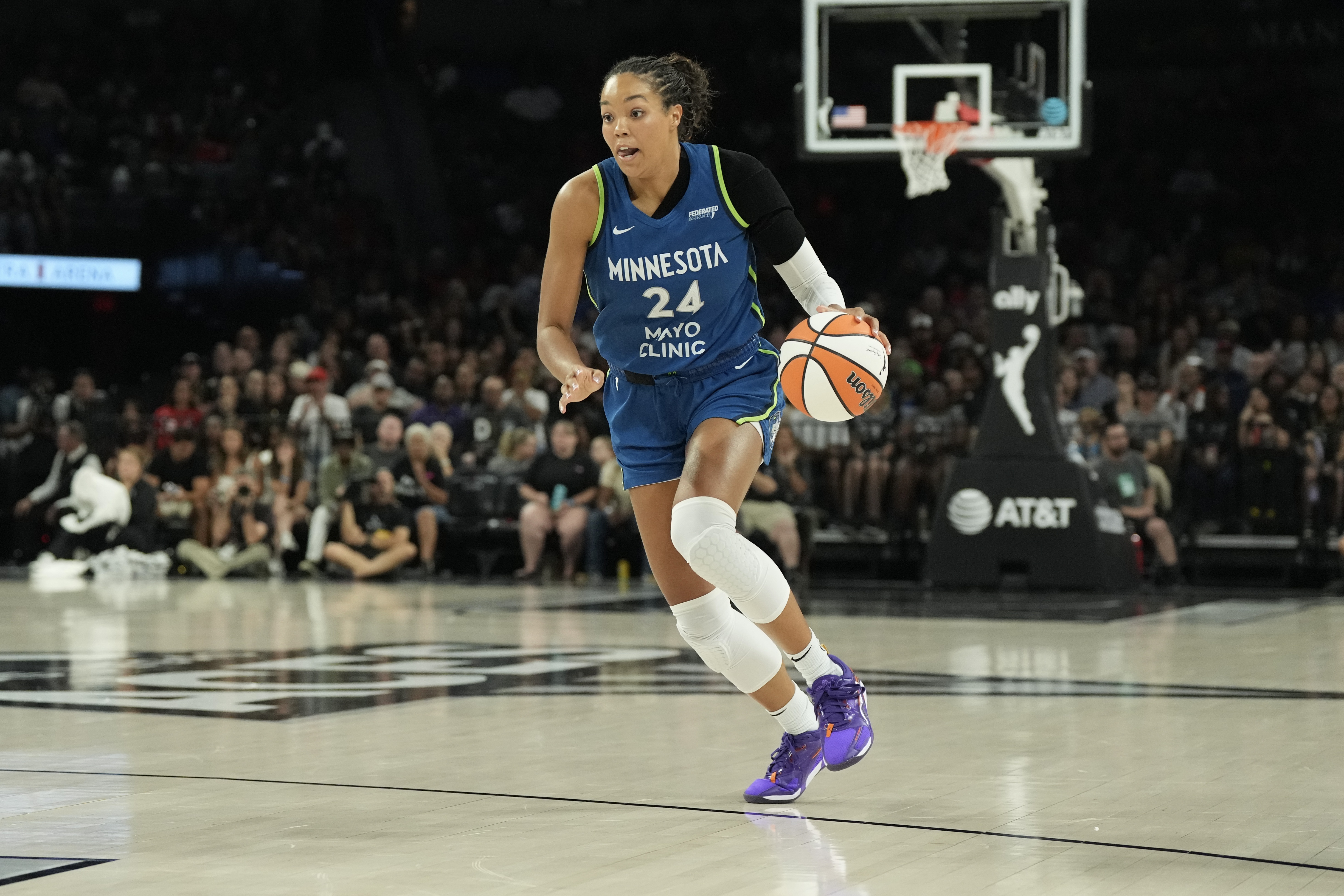 山猫主帅：WNBA历史首位180俱乐部获得了MVP 科利尔也配得上